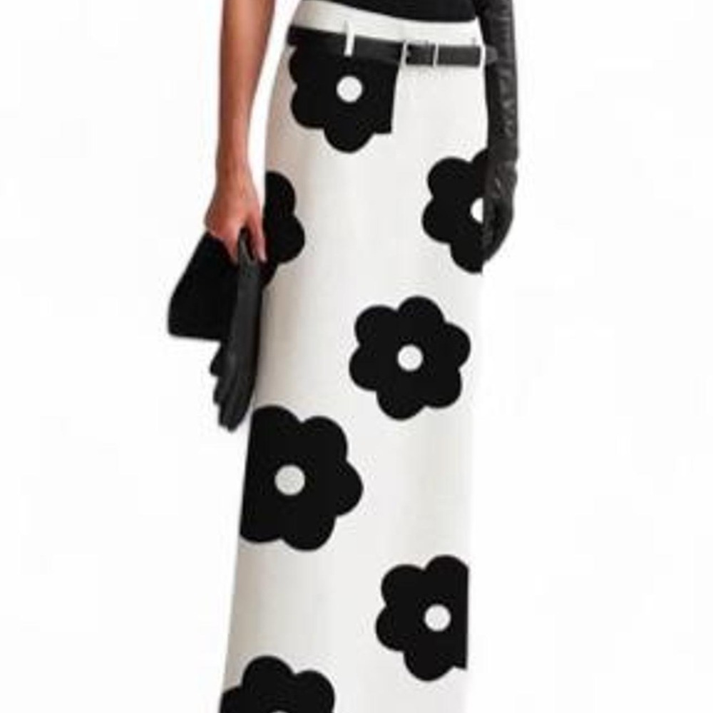 OSHOPLIVE Floral Printed Whote and Black Split-Back Maxi Skirt Bottom
